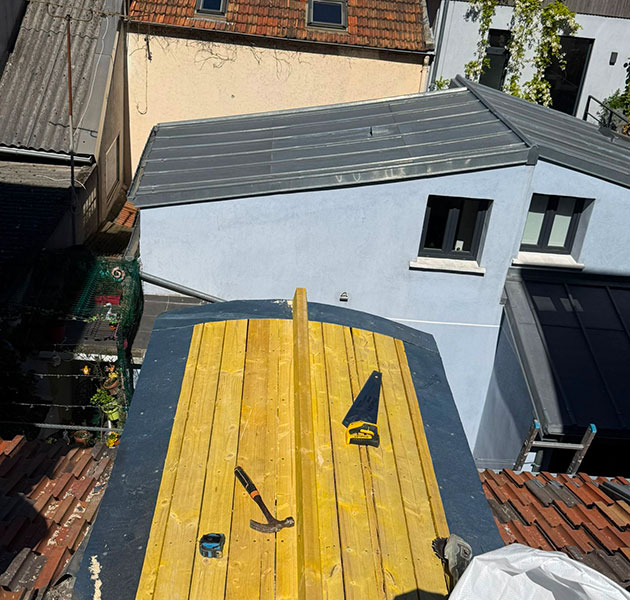 Réparation et rénovation de toiture à Montreuil (93100) en Seine-Saint-Denis (93)