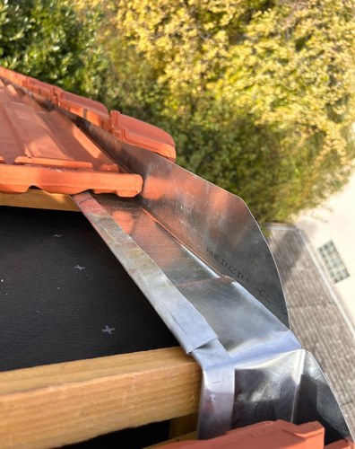 Heches Couverture, artisan couvreur à Montreuil (93100) en Seine-Saint-Denis (93)